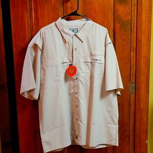 Hook&Tackle XL fishing shirt new with tags also 35 UPF-UV Protection.